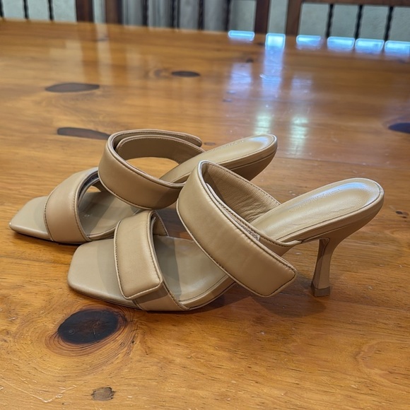 Tony Bianco Bounty Mule in Honey Sheep Nappa - Picture 6 of 11